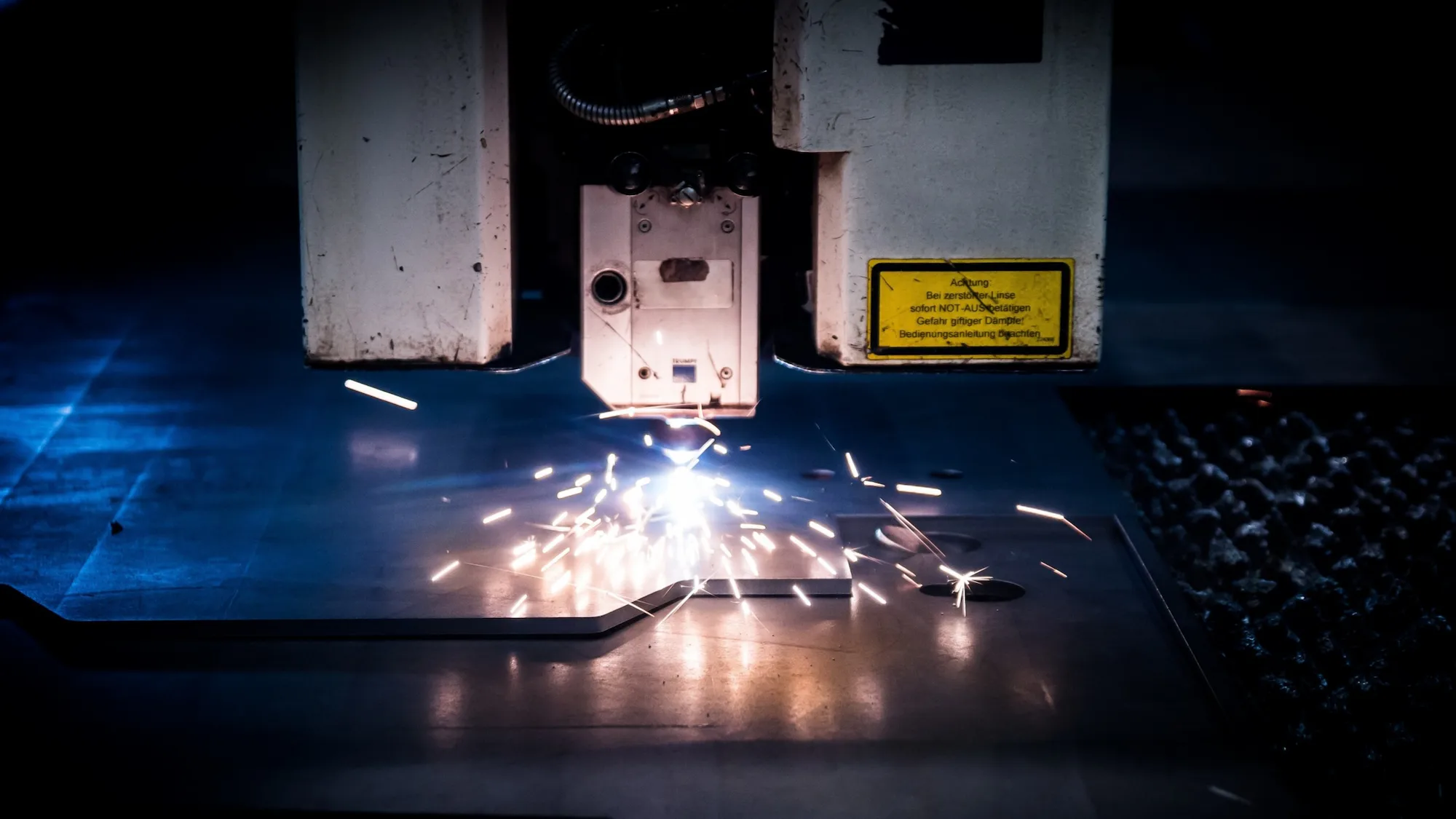 Corte CNC de Plasma Industrial
